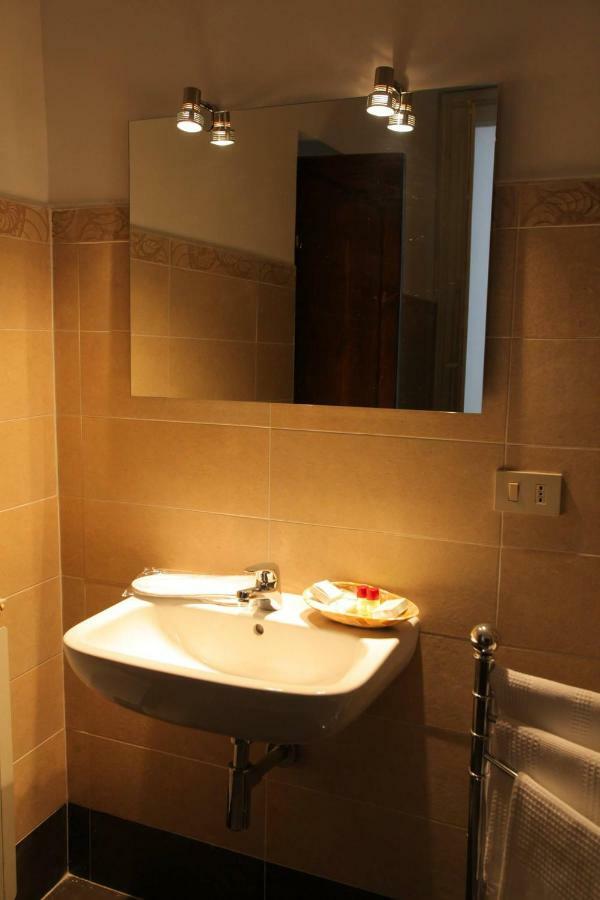 Bed and breakfast Antica Palermo R&B Extérieur photo